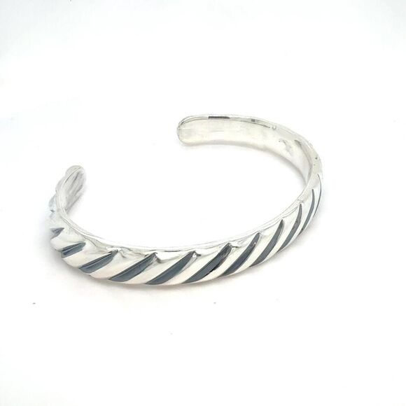 David Yurman Chevron Cuff Bracelet Size M Sterling Silver Estate DY570 - Picture 8 of 8